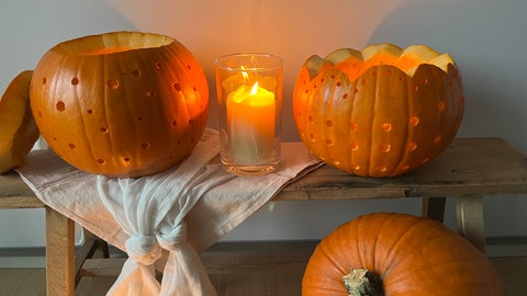 Kürbiswindlicht schnitzen