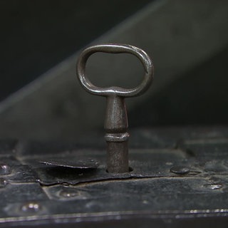 Ein Schlüssel im Tresor