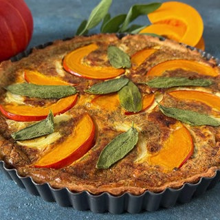 Kürbis-Quiche mit Salbei