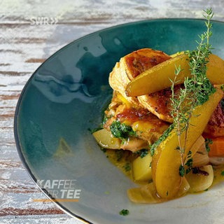 Rezept: Schmorhähnchen mit Kartoffeln, Karotten und Birnen