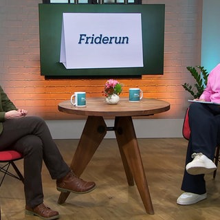 Moderatorin Heike Greis und Dr. Isabel Arnstein, Sprachwissenschaftlerin