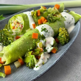 Kräuterpfannkuchen mit Lauch und Brokkoli