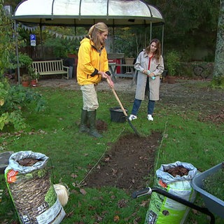 Gartenbauingenieurin Heike Boomgaarden und Moderatorin Fatma Mittler-Solak