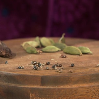 Gewürze Kardamom und Beifuß
