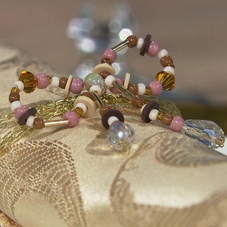 Serviettenring aus Perlen für die Festtafel selber machen