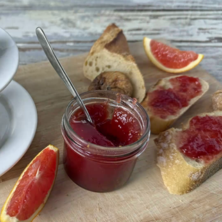 Blutorangengelee mit getrockneten Feigen