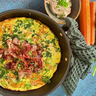 Tortilla mit Suppengemüse und Speck