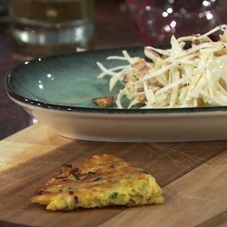 Kartoffel-Lauch-Puffer mit Apfel-Sellerie-Salat