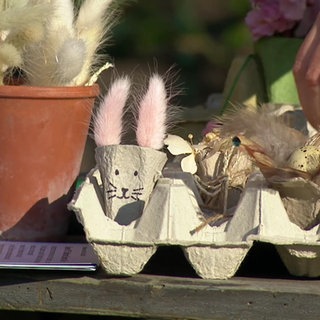 Frühlingshafte Blumen-Tütchen aus Eierkartons