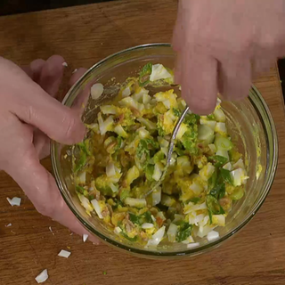 Salat wird zubereitet