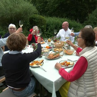 Eberhard Braun grillt mit ZuschauerInnen