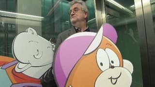 Äffle und Pferdle mit Mann im Aufzug