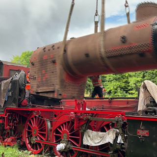 Dampf-Lok bekommt einen neuen Kessel.