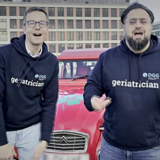 Michael Genkinger und olkan Aykac rappen über Altersmedizin.