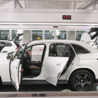 Alltag in der größten Autowaschanlage der Welt.