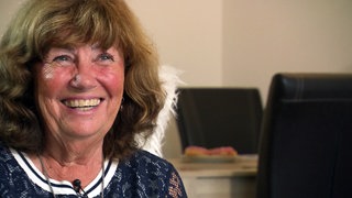 Gabriele Thurau lacht in die Kamera.