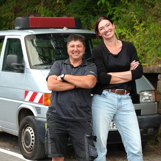 Hausmeisterin Patricia Zimpfer mit SWR-Reporterin Stefanie Molitor