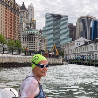 Langstreckenwschwimmerin Vasanti Niemz beim 20 Bridges Swim