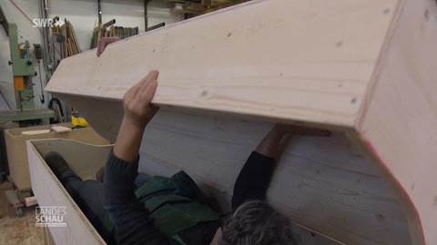 In Freiburg kann man seinen eigenen Sarg bauen