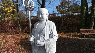 Buddha-Statue auf dem Zeiselberg in Schwäbisch Gmünd.