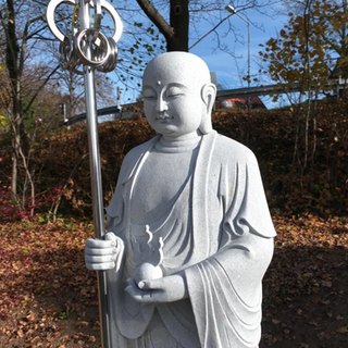Buddha-Statue auf dem Zeiselberg in Schwäbisch Gmünd.