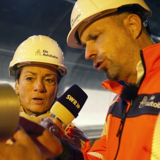 Sonja im Engelbergtunnel bei einer Baustellenexkursion.