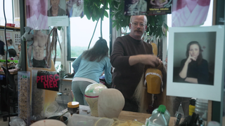 In der Maske vom Musical WE WILL ROCK YOU.