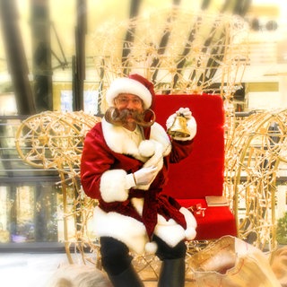 Bartweltmeister Jürgen Burkhardt im Nikolauskostüm