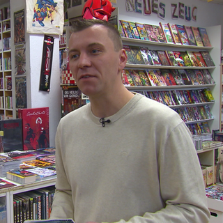 Sven Bohnert steht in seinem Comic-Laden „Fantastic Store“ in Mannheim.