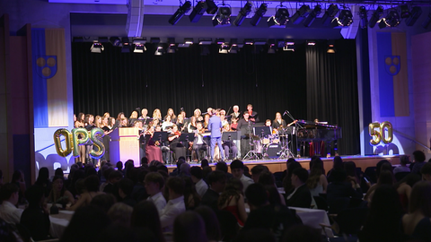 Oscar-Paret Schule in Freiberg am Neckar feiert anlässlich ihres 50-jährigen Bestehens einen Schulball.