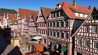 Luftaufnahme des Geburtshauses von Hermann Hesse in Calw.