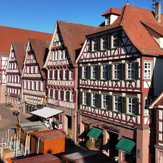 Luftaufnahme des Geburtshauses von Hermann Hesse in Calw.