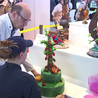 tropische Tortenkreation