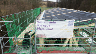 Auf dem Bau des neuen Pfadfinderheims in Untergruppenbach.