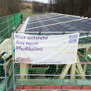 Auf dem Bau des neuen Pfadfinderheims in Untergruppenbach.
