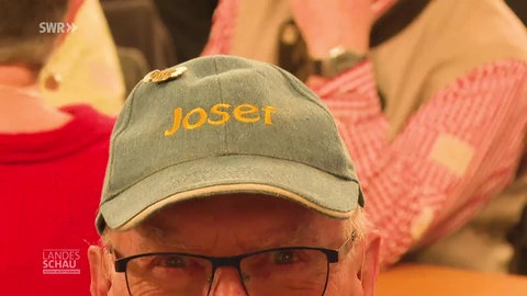 Mütze mit "Josef" Schriftzug