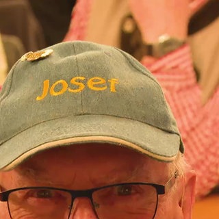 Mütze mit "Josef" Schriftzug