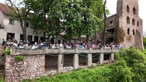 Gastronomie in der Strahlenburg in Schriesheim - Außenterrasse