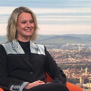 Gitarristin von Helene Fischer, Yasi Hofer