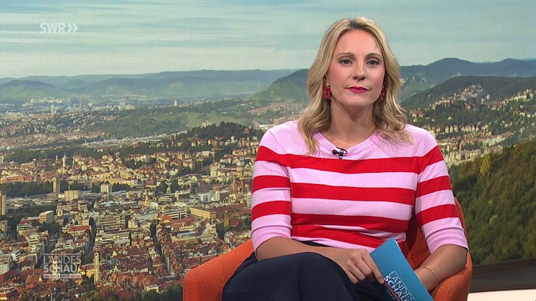 Moderatorin Jana Kübel