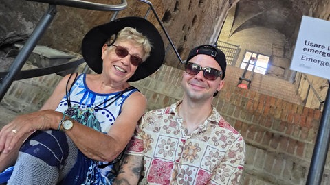 Sandro und seine Oma Ingrid Faito im Kolloseum in Rom