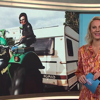 Moderatorin Jana Kübel