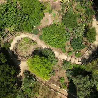 Der Garten Eden aus der Drohnenposition