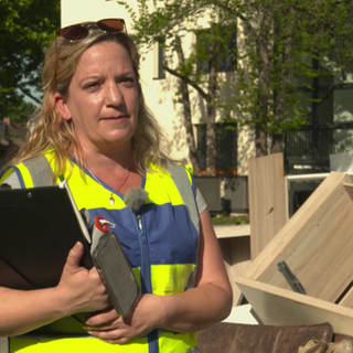 Sabrina Brand ist als Sauberkeitsermittlerin für das Ordnungsamt Mannheim unterwegs.