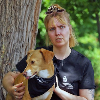 Streetworkerin Veronika Kasimir und ihre Hündin Resi