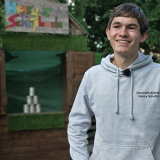 Henry Schulze hat mit 19 seinen eigenen kleinen Freizeitpark im Garten