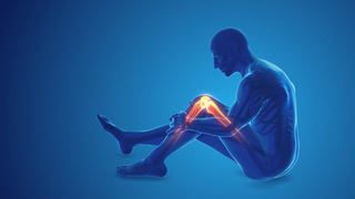 Zeichnung eines Mannes mit Knieschmerzen