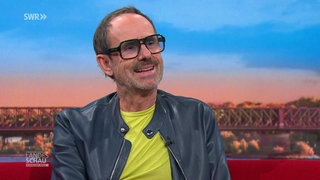 SWR-Filmautor Jürgen Schmidt im Studio