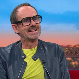 SWR-Filmautor Jürgen Schmidt im Studio