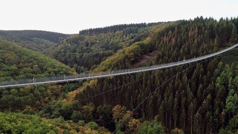 Die Hängeseilbrücke Geierley mal menschenleer